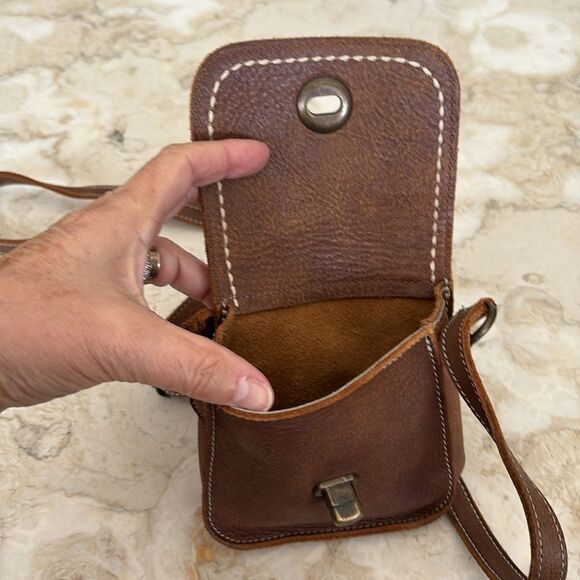 Roots Tribe Leather Mini Crossbody Bag As New - Picture 15 of 17